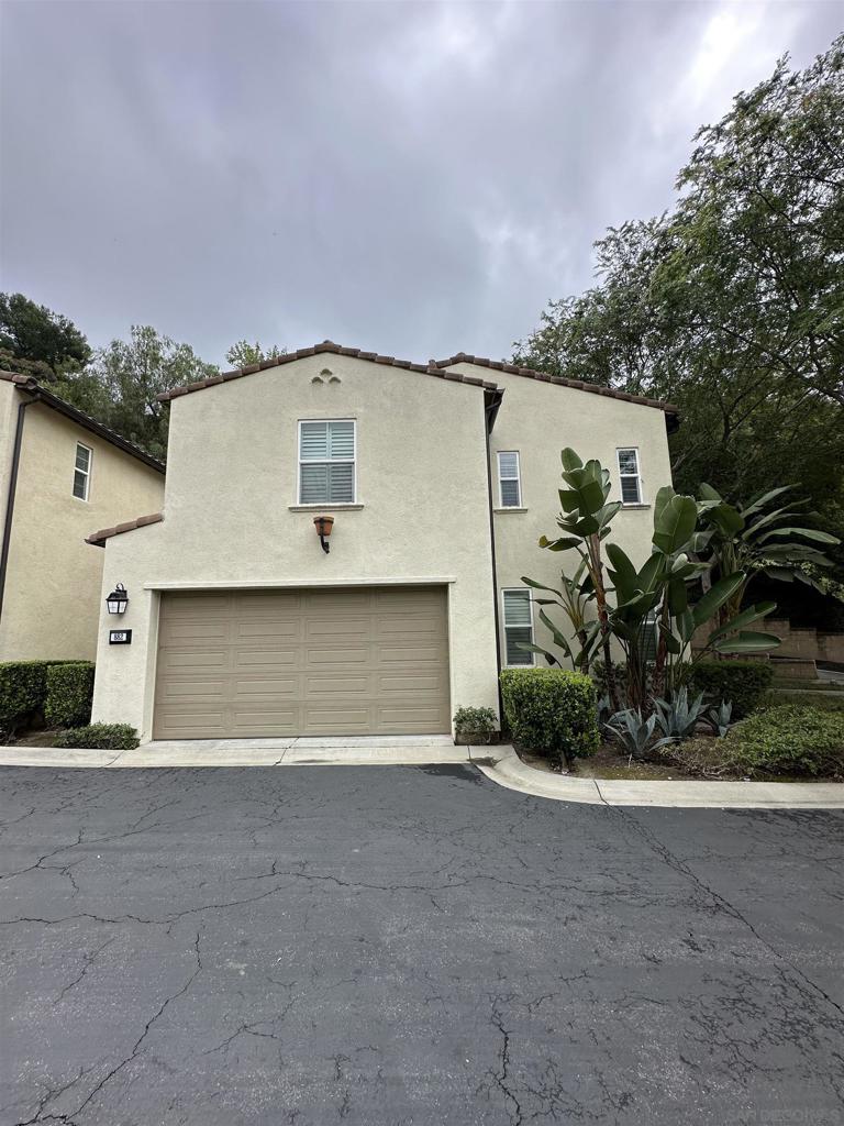 882 Sunset Place Property Photo 3