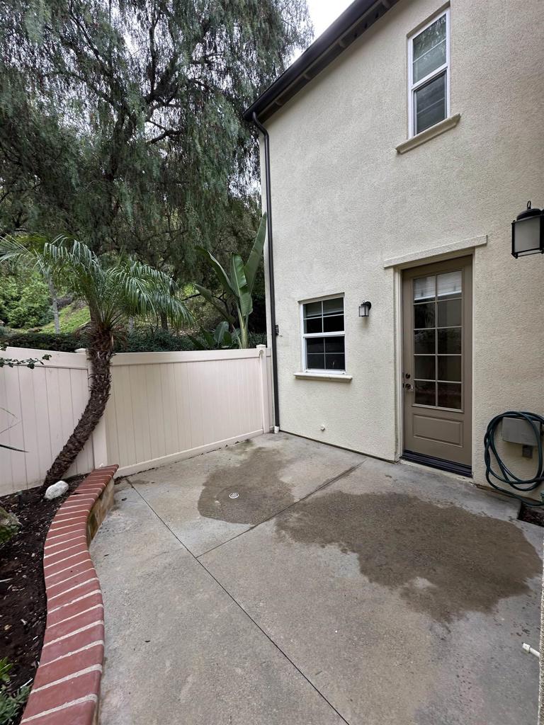 882 Sunset Place Property Photo 4