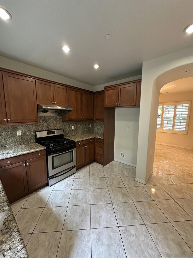 882 Sunset Place Property Photo 12