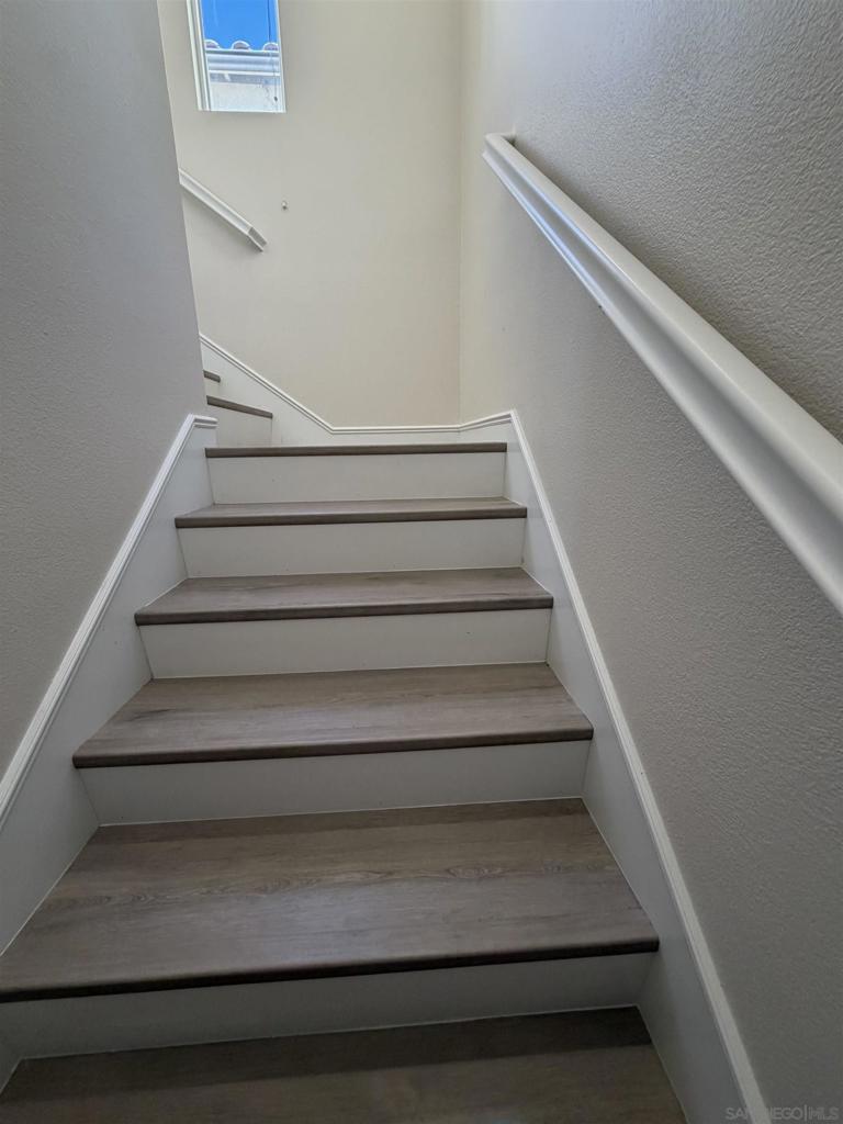 882 Sunset Place Property Photo 35