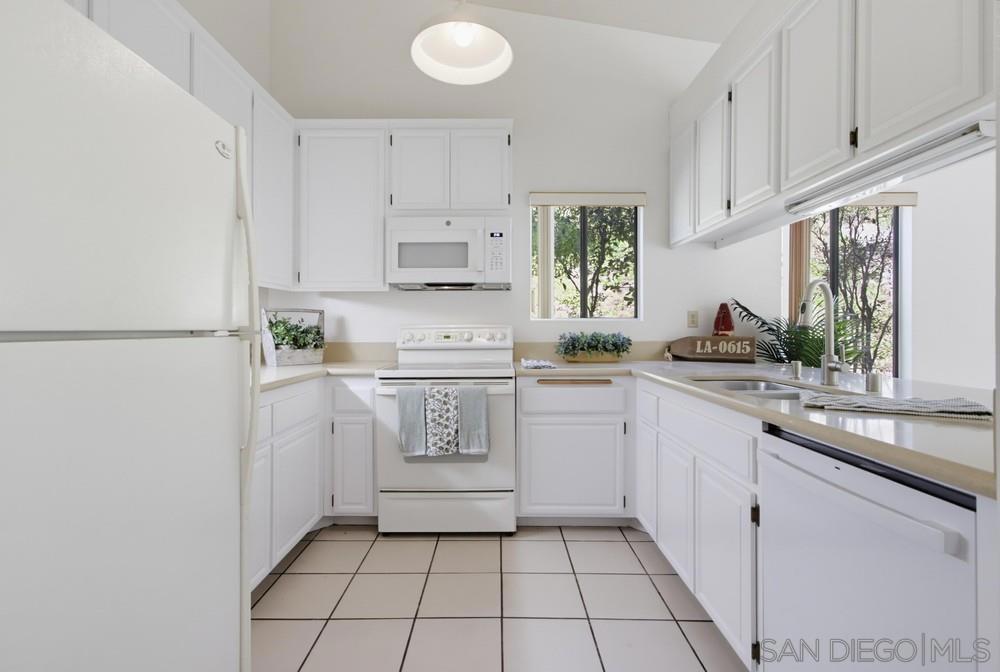 12724 Via Nasca Property Photo 16