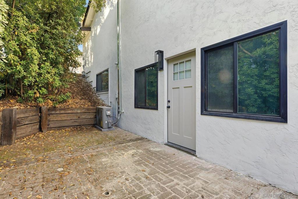 5067 Alumni Pl B Property Photo 1