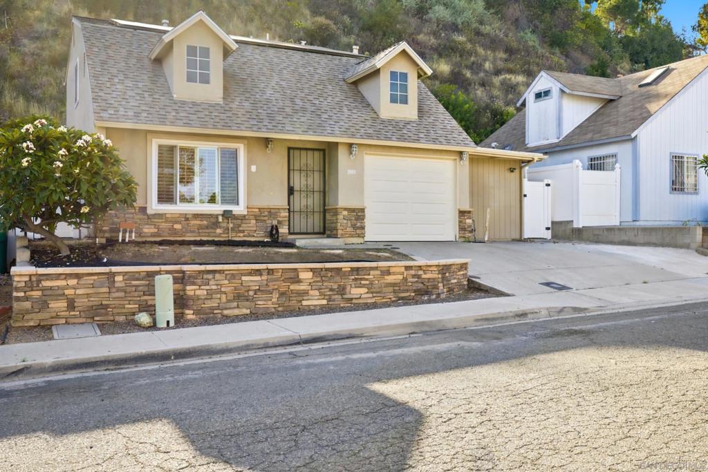 1880 Hanford Dr Property Photo 4