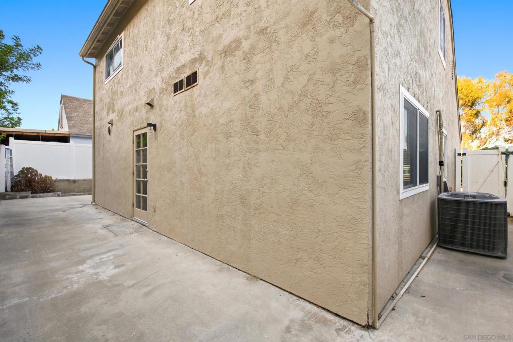 1880 Hanford Dr Property Photo 27