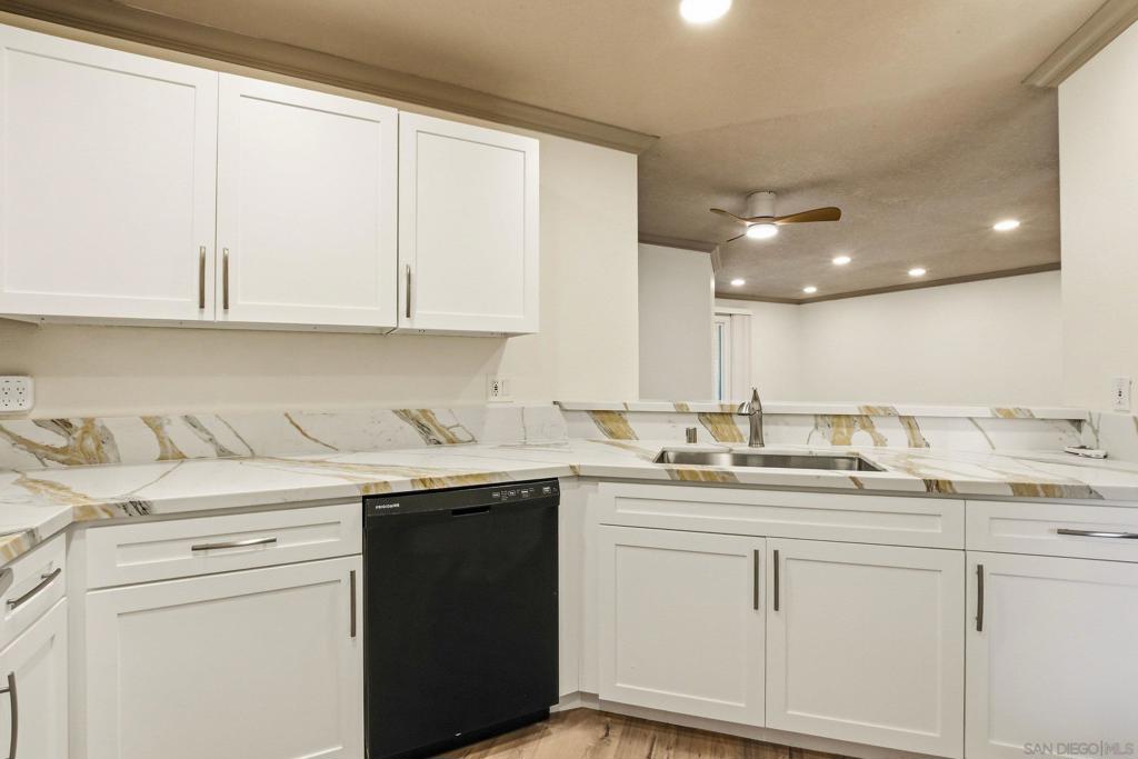 7545 Charmant 1512 Property Photo 8