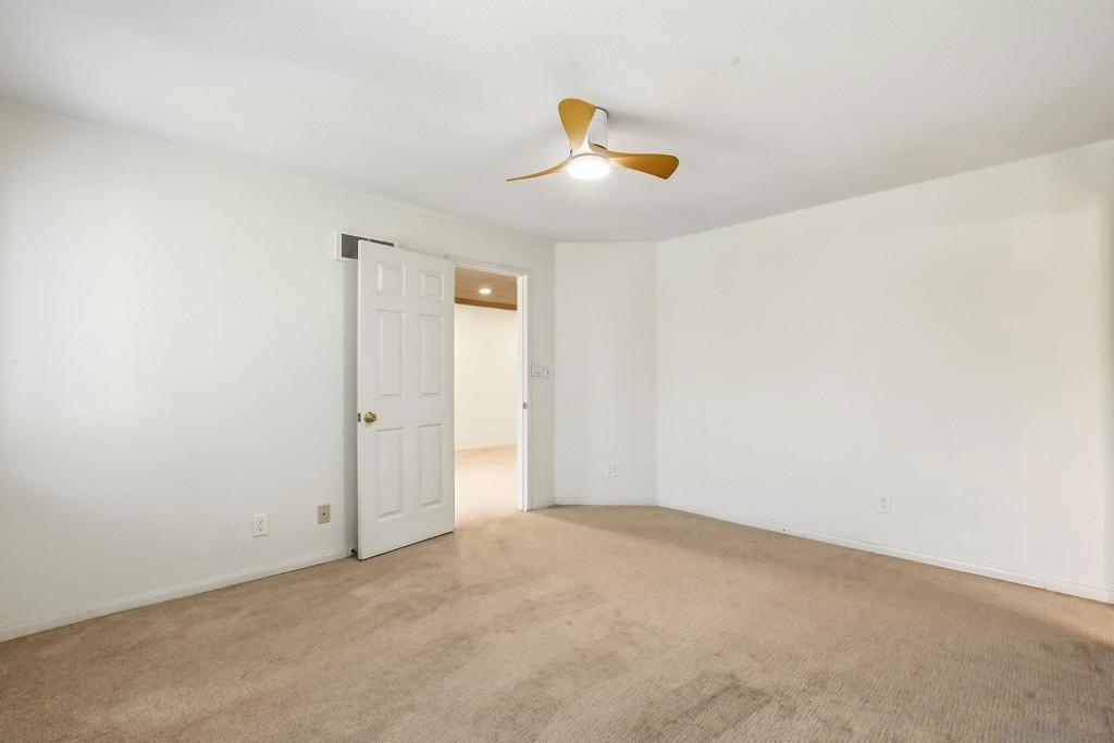 7545 Charmant 1512 Property Photo 19