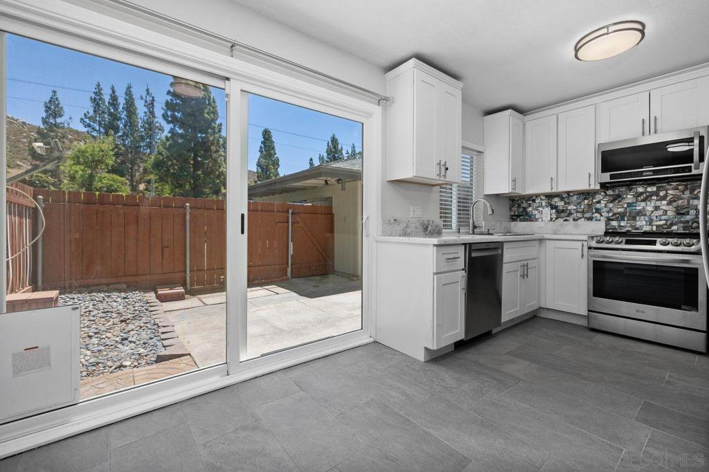 10628 Queen Jessica Ln Property Photo 12