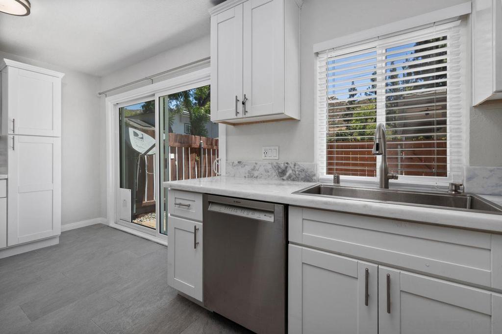 10628 Queen Jessica Ln Property Photo 17