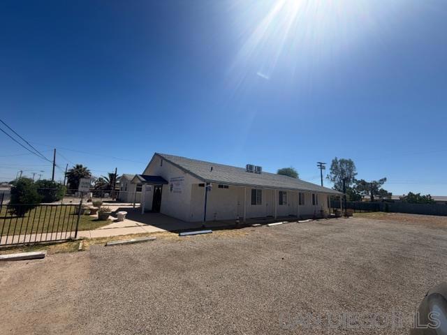 1598 N 8 Th St Property Photo 2