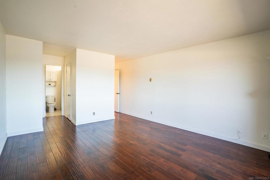 2540 Clairemont Dr 307 Property Photo 10