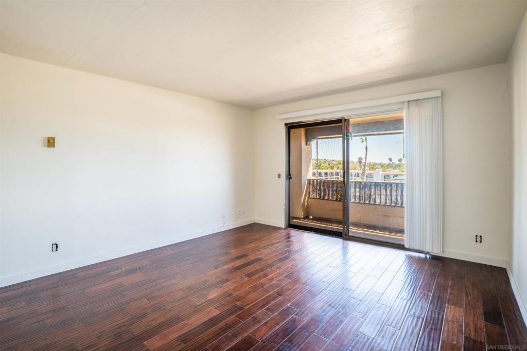 2540 Clairemont Dr 307 Property Photo 11