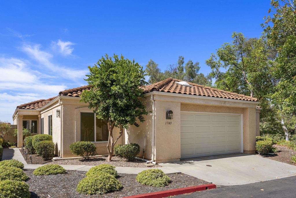 1749 Sawgrass Glen Property Photo 1