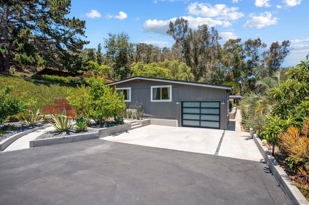 1604 6 San Dieguito Dr Property Photo 3