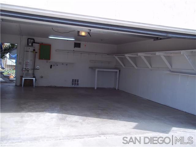 930 Ebony Ave B Property Photo 7