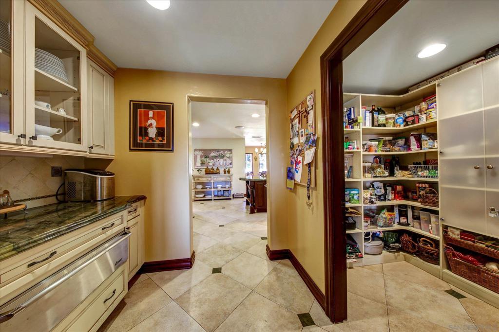 2540 Chatsworth Property Photo 14
