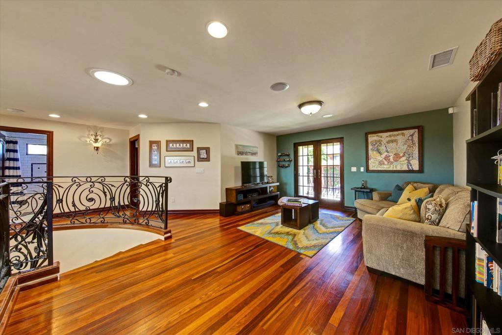 2540 Chatsworth Property Photo 33