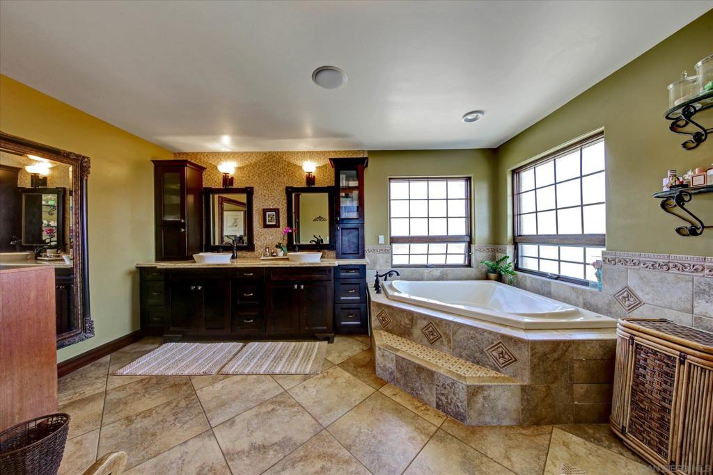 2540 Chatsworth Property Photo 44