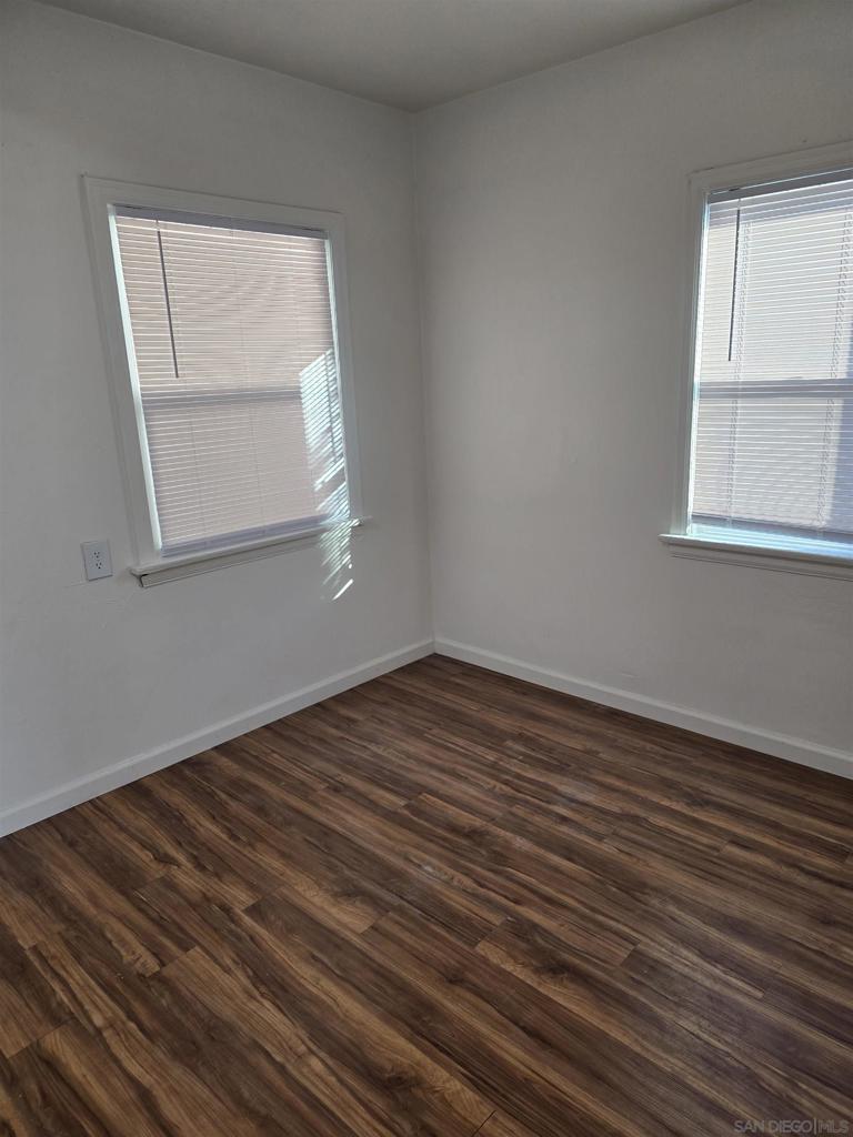 4527 Esther Street Property Photo 6