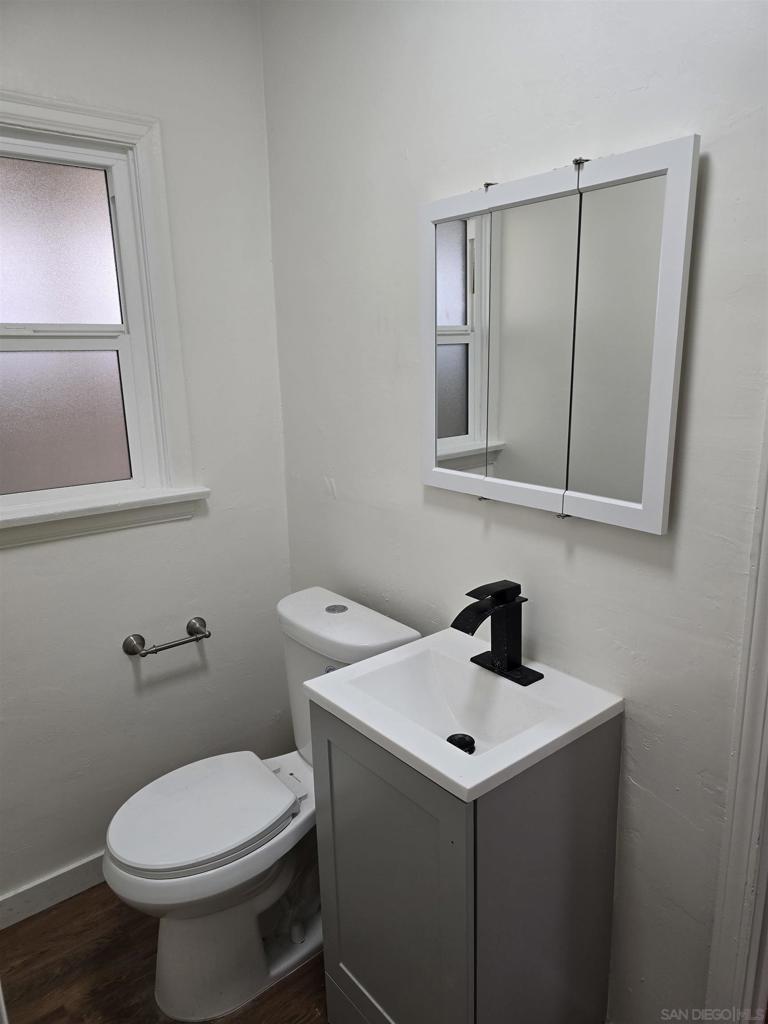4527 Esther Street Property Photo 9