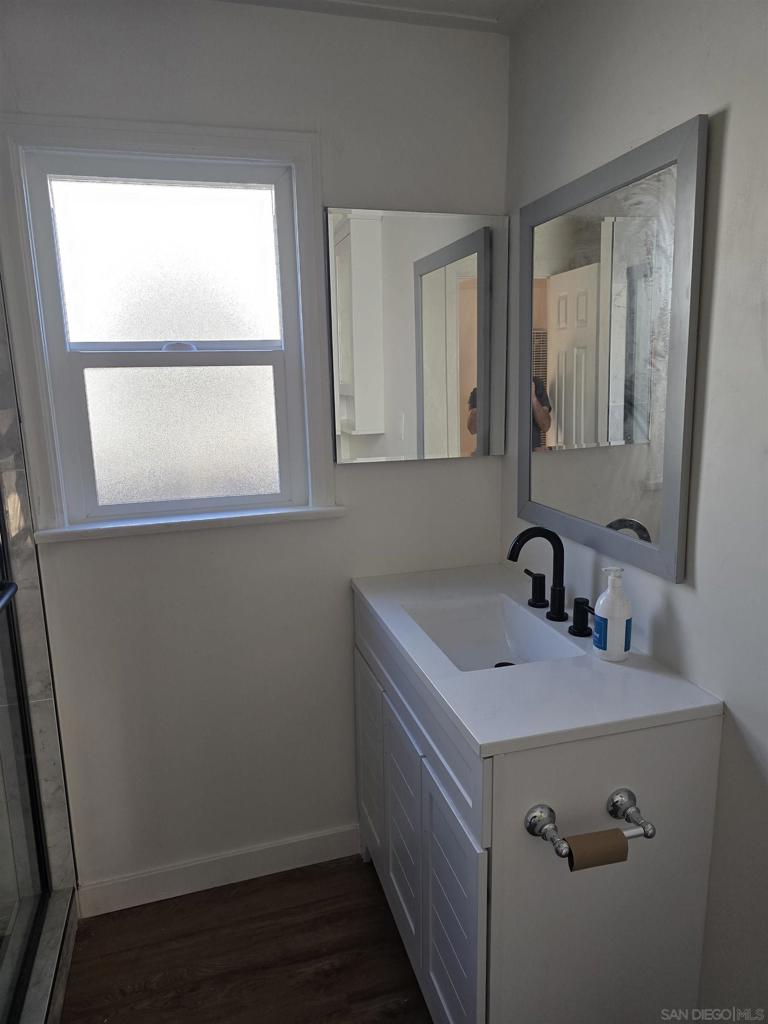 4527 Esther Street Property Photo 10
