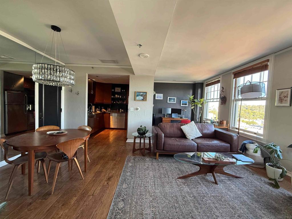 702 Ash 1002 Property Photo 2