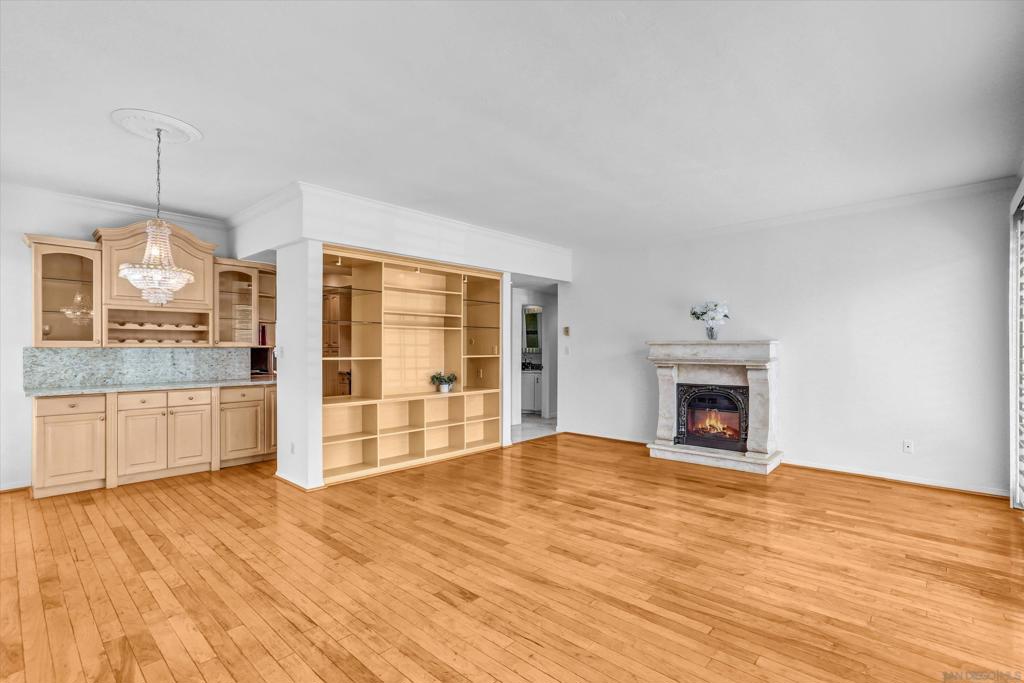 2410 Albatross St 9 Property Photo 10