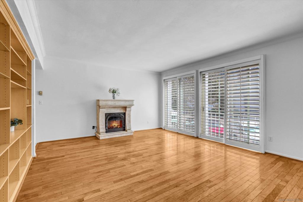 2410 Albatross St 9 Property Photo 11