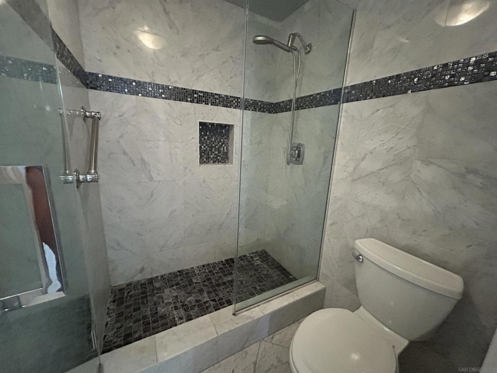 2410 Albatross St 9 Property Photo 34