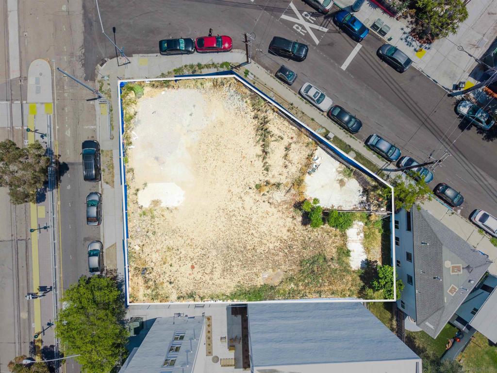 2575 Commercial Street Property Photo 2