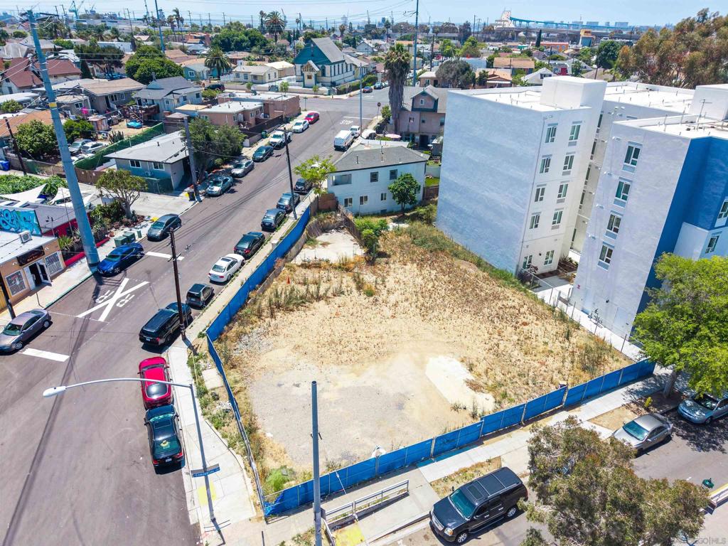 2575 Commercial Street Property Photo 3