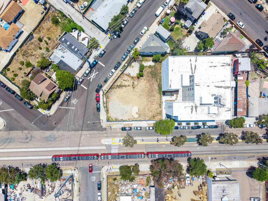 2575 Commercial Street Property Photo 5