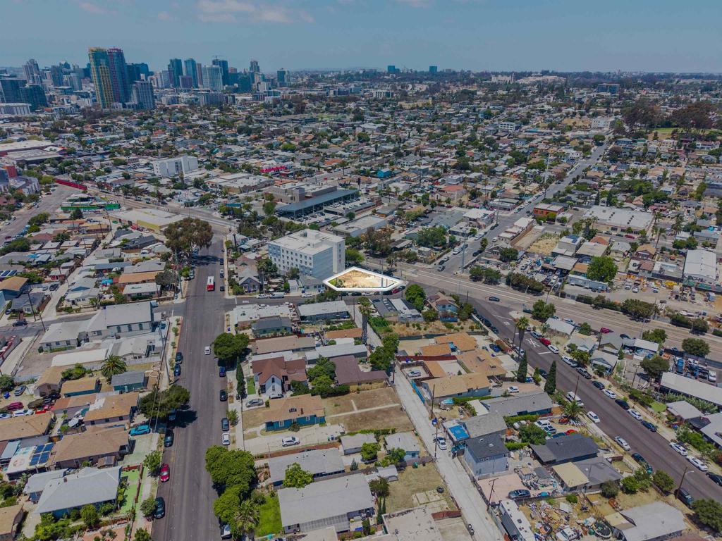 2575 Commercial Street Property Photo 8