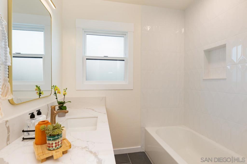 3892 Bass St Property Photo 8