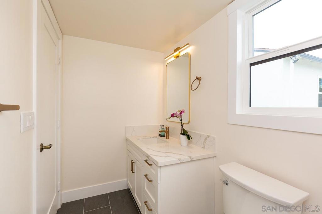 3892 Bass St Property Photo 12