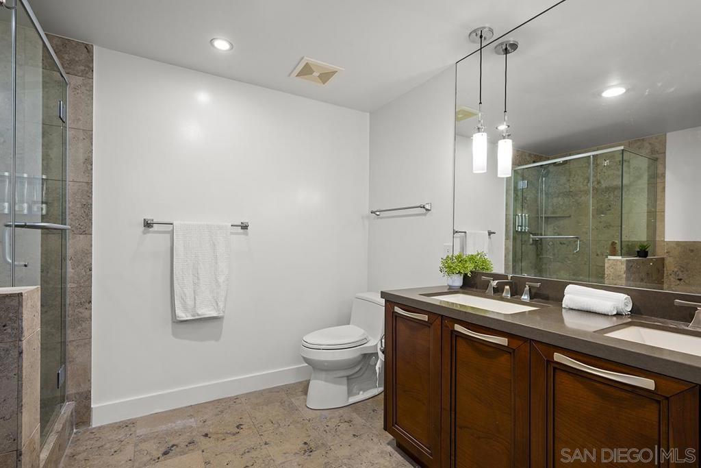 1325 Pacific Highway 313 Property Photo 23
