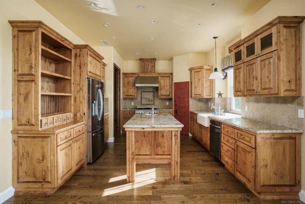 15710 Blue Crystal Trails Property Photo 4