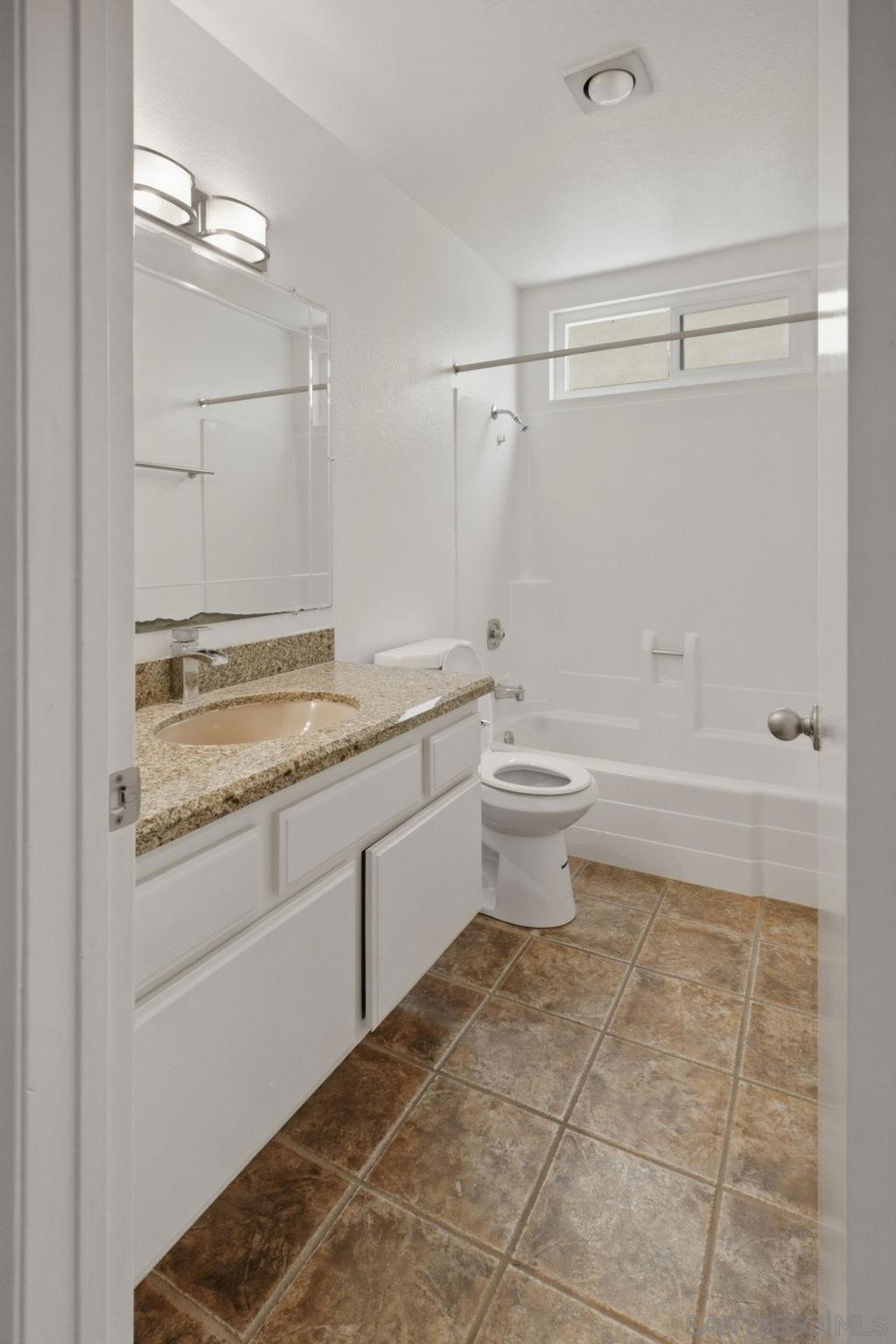 1612 Bridgeview Dr Property Photo 18