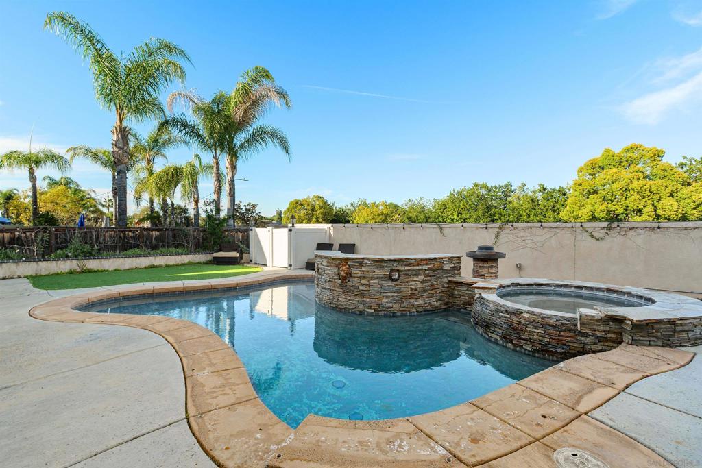 24248 Golden Mist Dr Property Photo 1