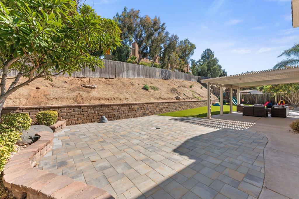 9305 Tiffany Park Pl Property Photo 8