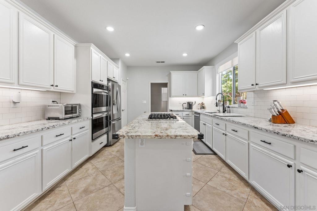 9305 Tiffany Park Pl Property Photo 19