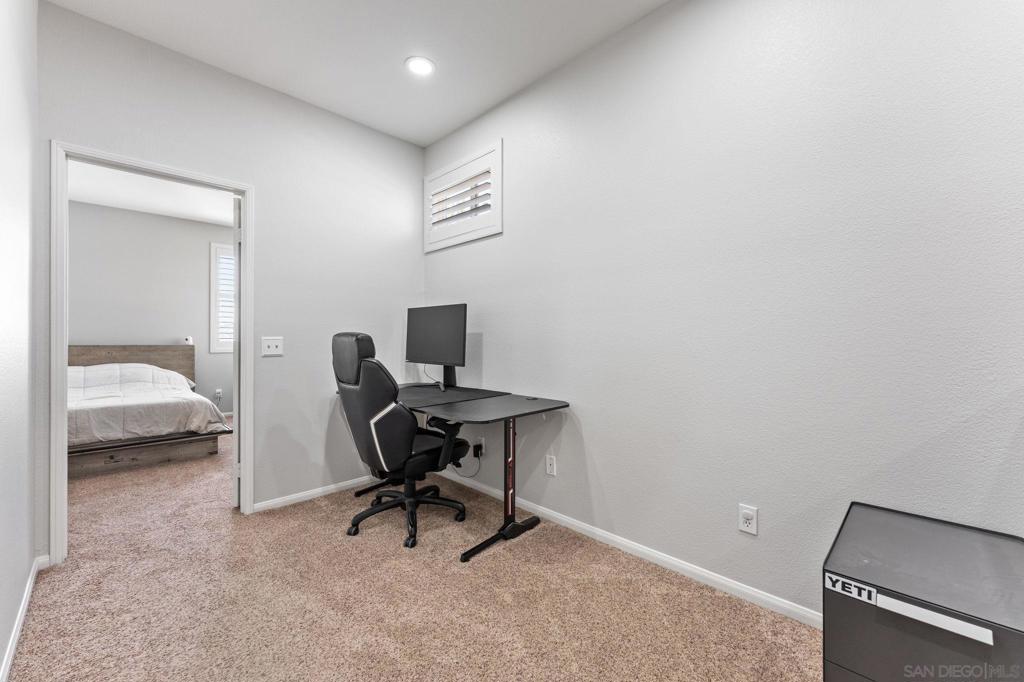 9305 Tiffany Park Pl Property Photo 32