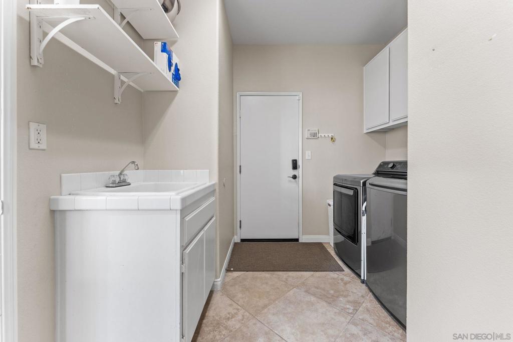 9305 Tiffany Park Pl Property Photo 34