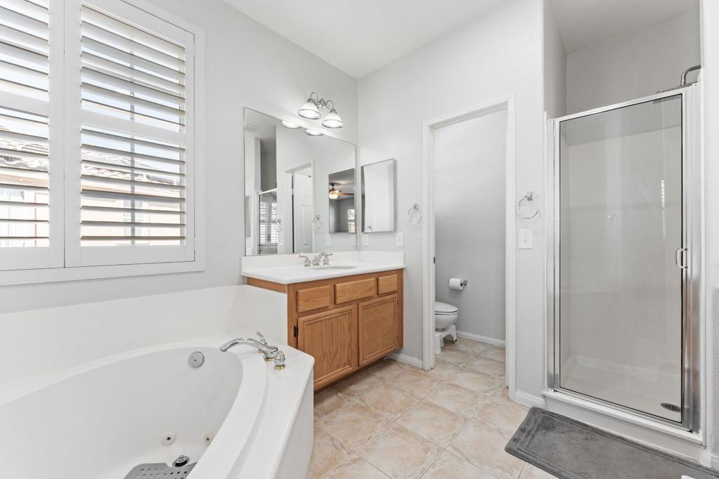 9305 Tiffany Park Pl Property Photo 35