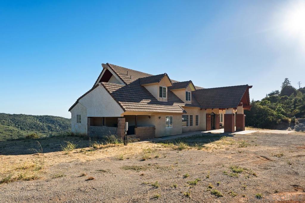 2101 Coulter Lane Property Photo 10
