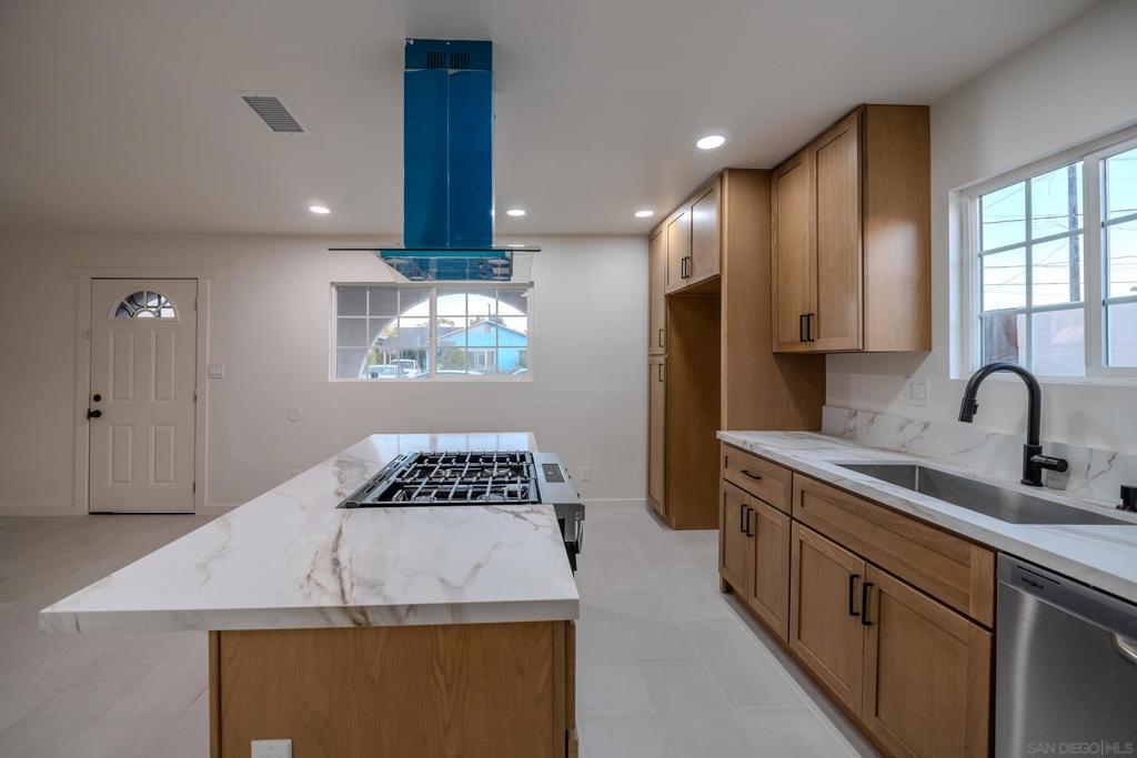 11931 160th Property Photo 3