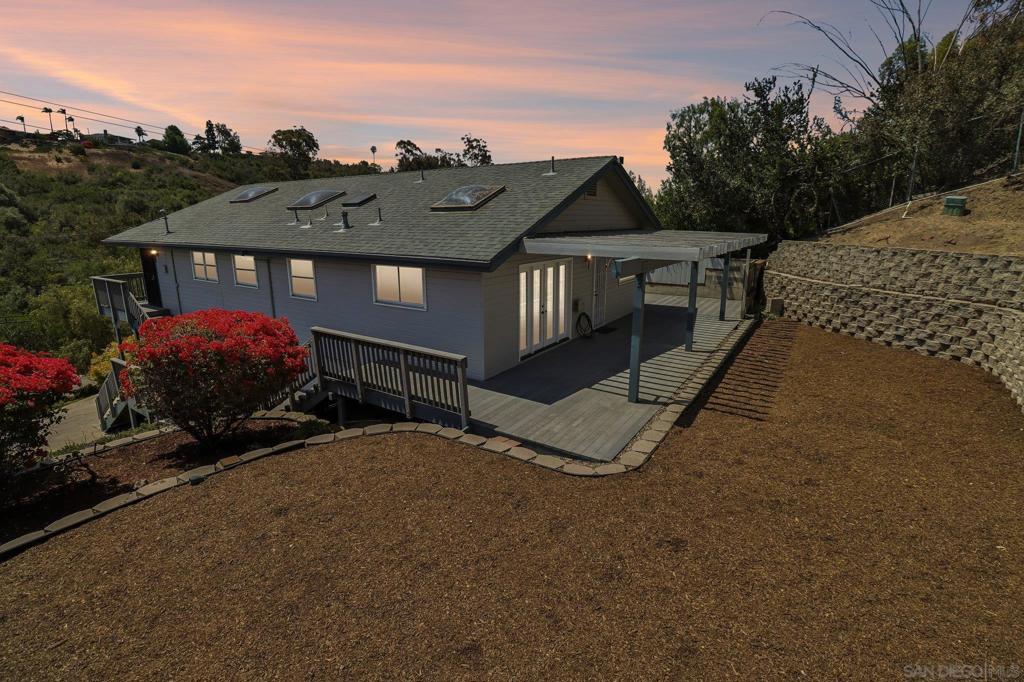 6214 Radio Dr. Property Photo 4