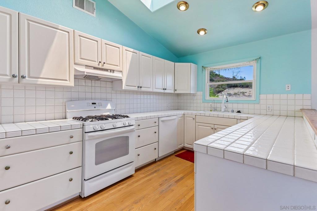 6214 Radio Dr. Property Photo 22