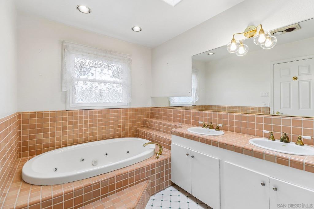 6214 Radio Dr. Property Photo 27