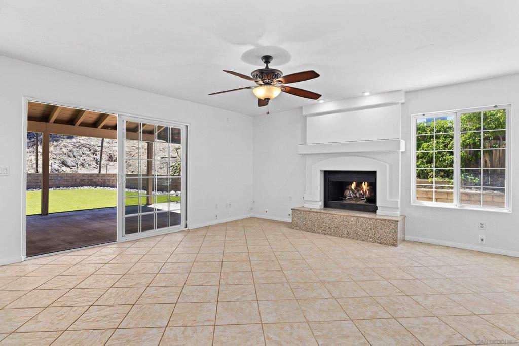 9193 Vista Entrada Property Photo 19
