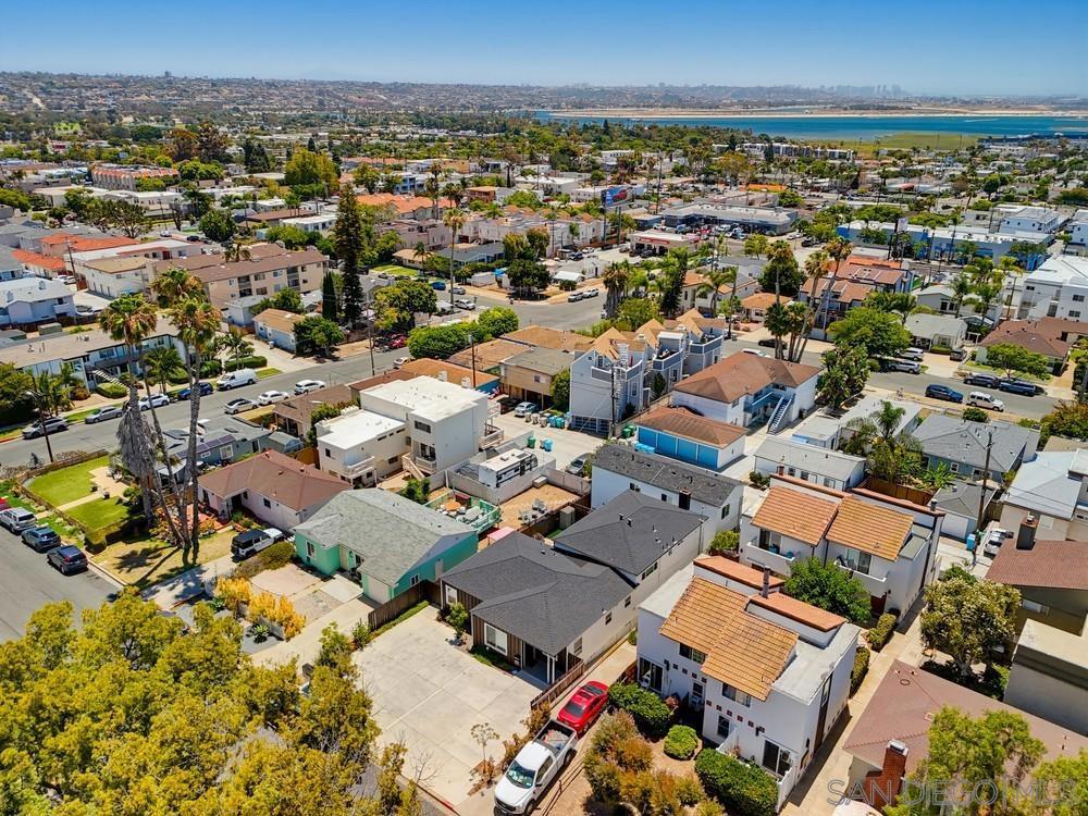 1953 Emerald St Property Photo 1